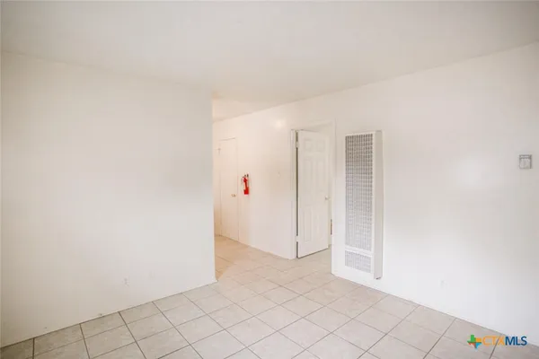 $795 | 1239 North LBJ Drive, Unit E, San Marcos, TX 78666