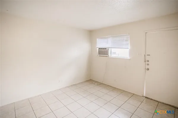 $795 | 1239 North LBJ Drive, Unit E, San Marcos, TX 78666