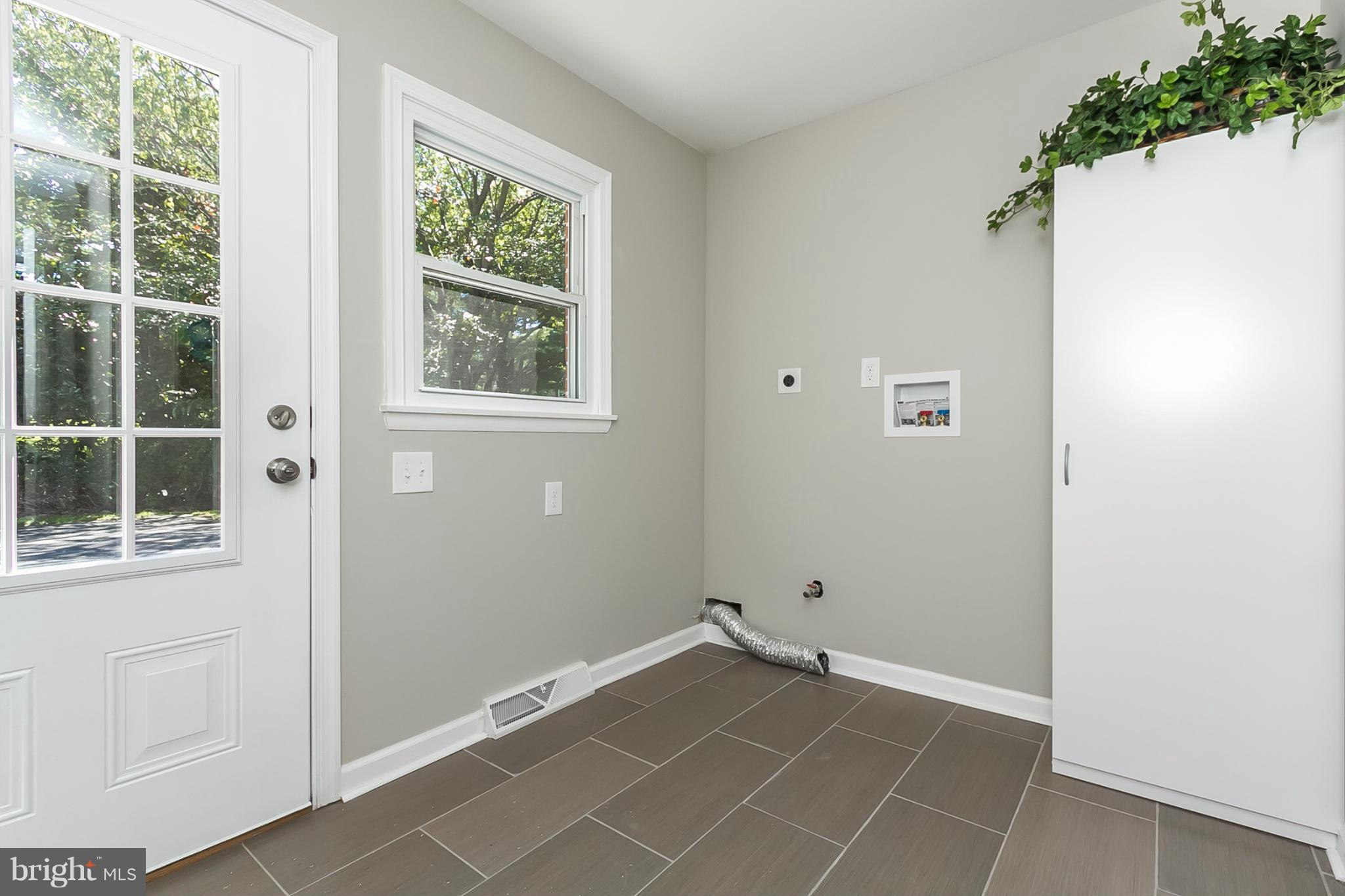 47 Glen Alpine Road Phoenix, MD 21131 - Photo 23 of 30 Laundry/Mud Room