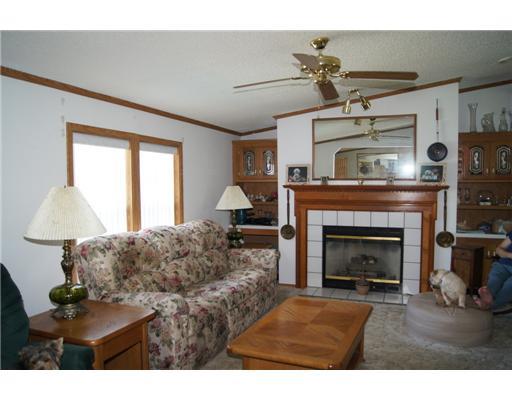 1101 Farm Road Uniontown, PA 15401 - Photo 3 of 10 Living Room.