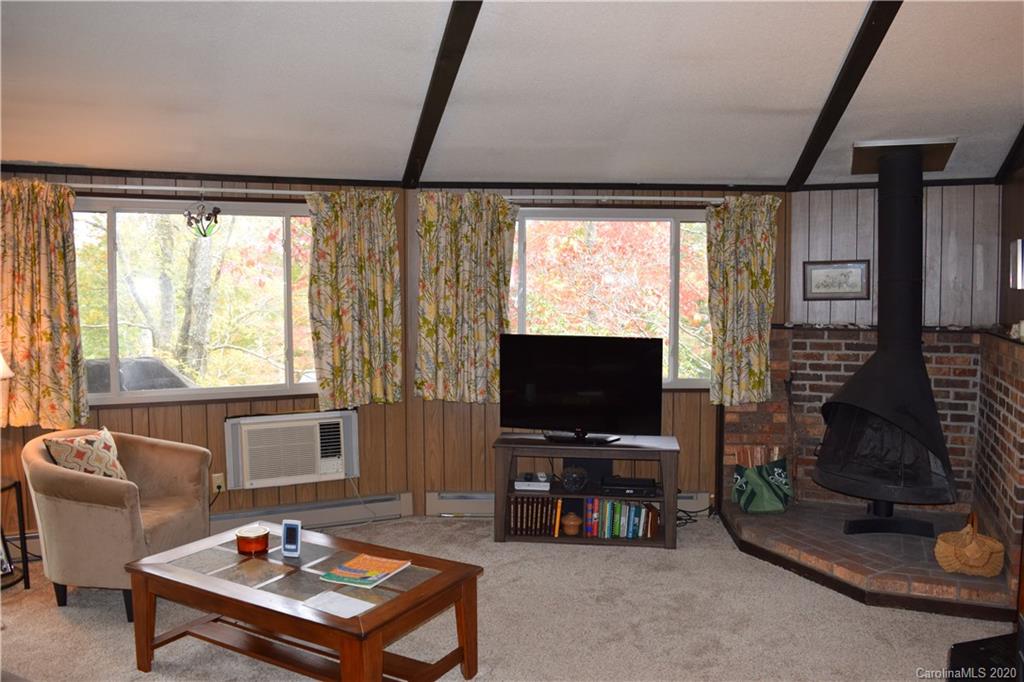 193 Rockledge Road, Unit 31 Spruce Pine, NC 28777 - Photo 4 of 14 Gallery Image 4