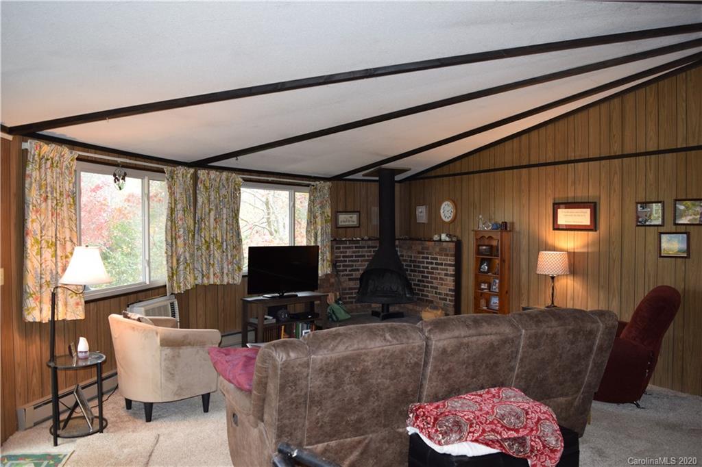 193 Rockledge Road, Unit 31 Spruce Pine, NC 28777 - Photo 5 of 14 Gallery Image 5