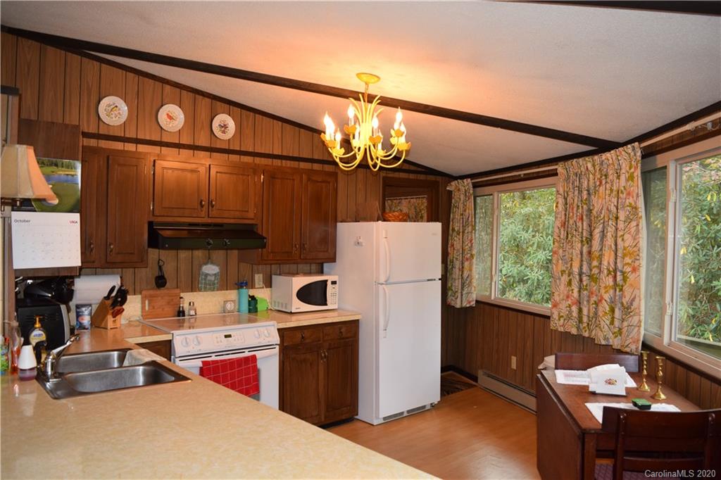 193 Rockledge Road, Unit 31 Spruce Pine, NC 28777 - Photo 7 of 14 Gallery Image 7