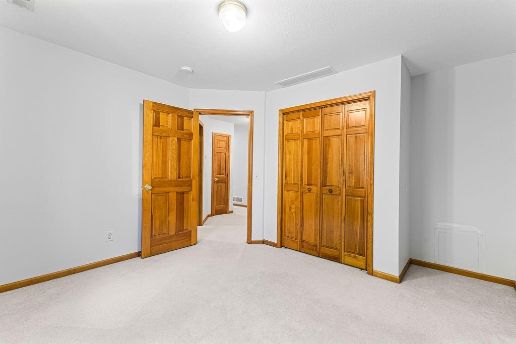 403 North Leonard Road St. Joseph, MO 64506 - Photo 39 of 63