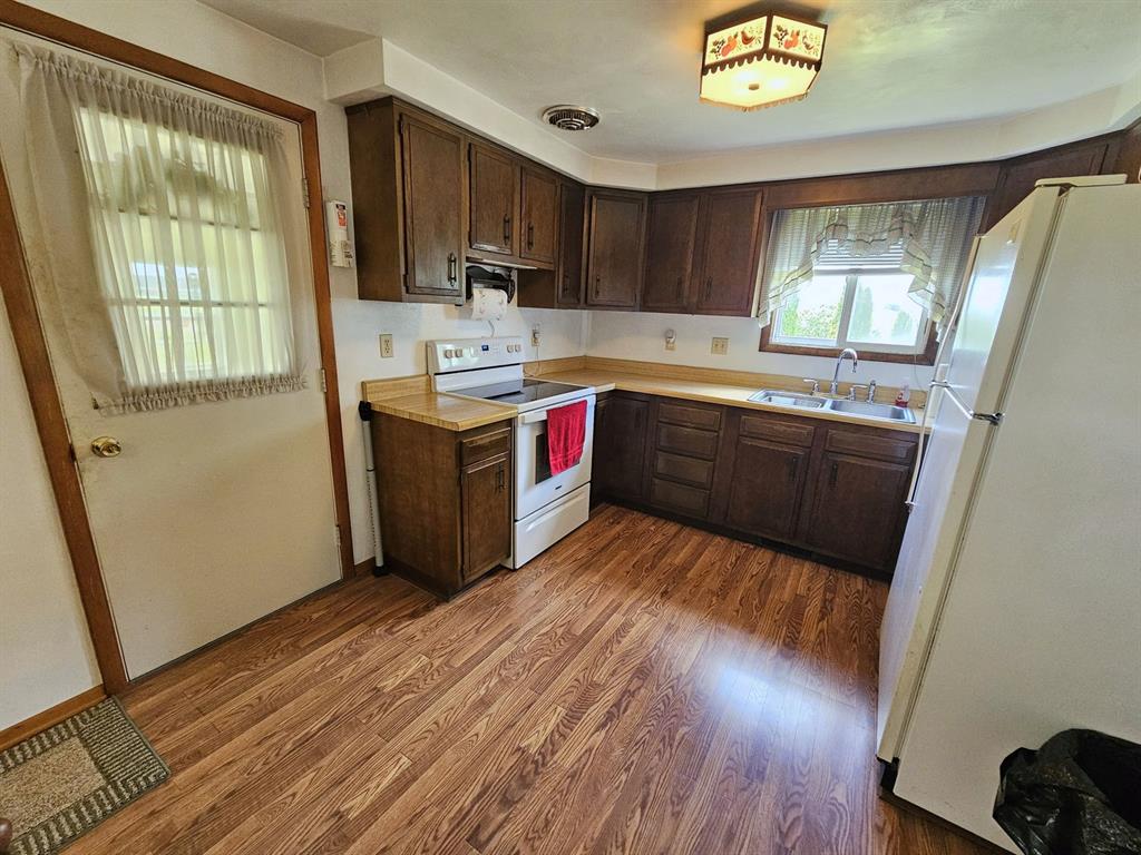 640 Taylorstown Ridge Road Taylorstown, PA 15365 - Photo 20 of 37