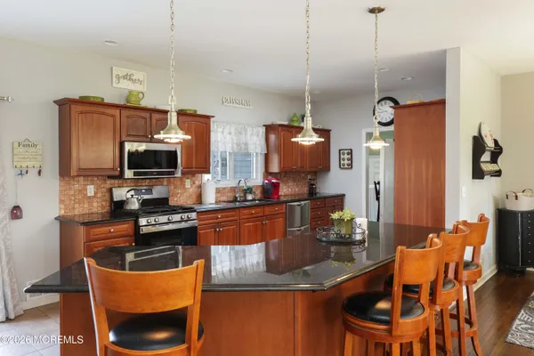 $939,000 | 771 Park Avenue, Belford, NJ 07718