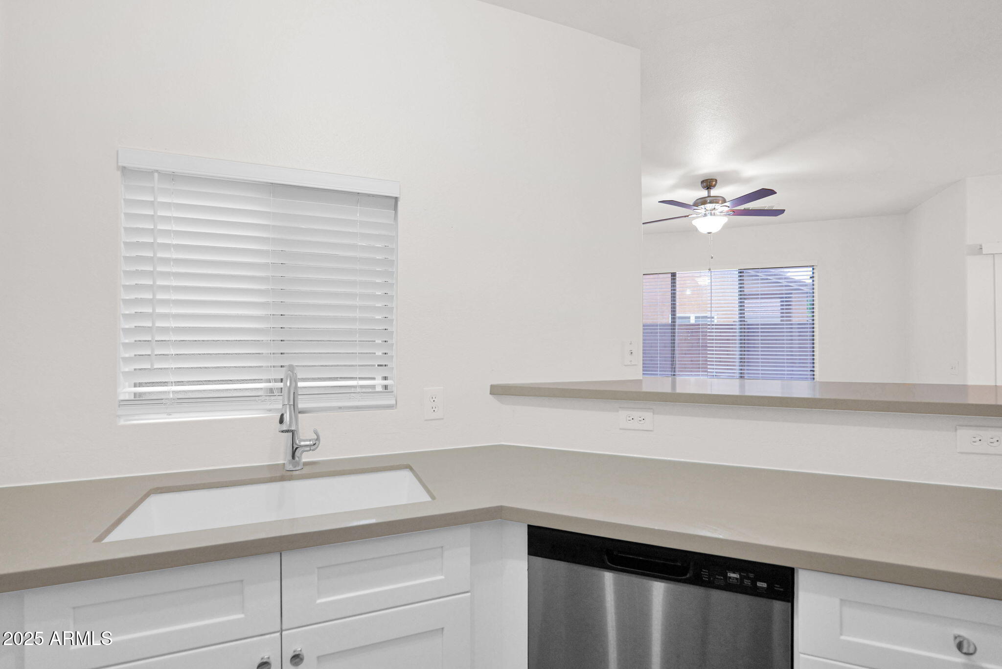 21844 North 41st Street Phoenix, AZ 85050 - Photo 17 of 18 25-web-or-mls-P1314446