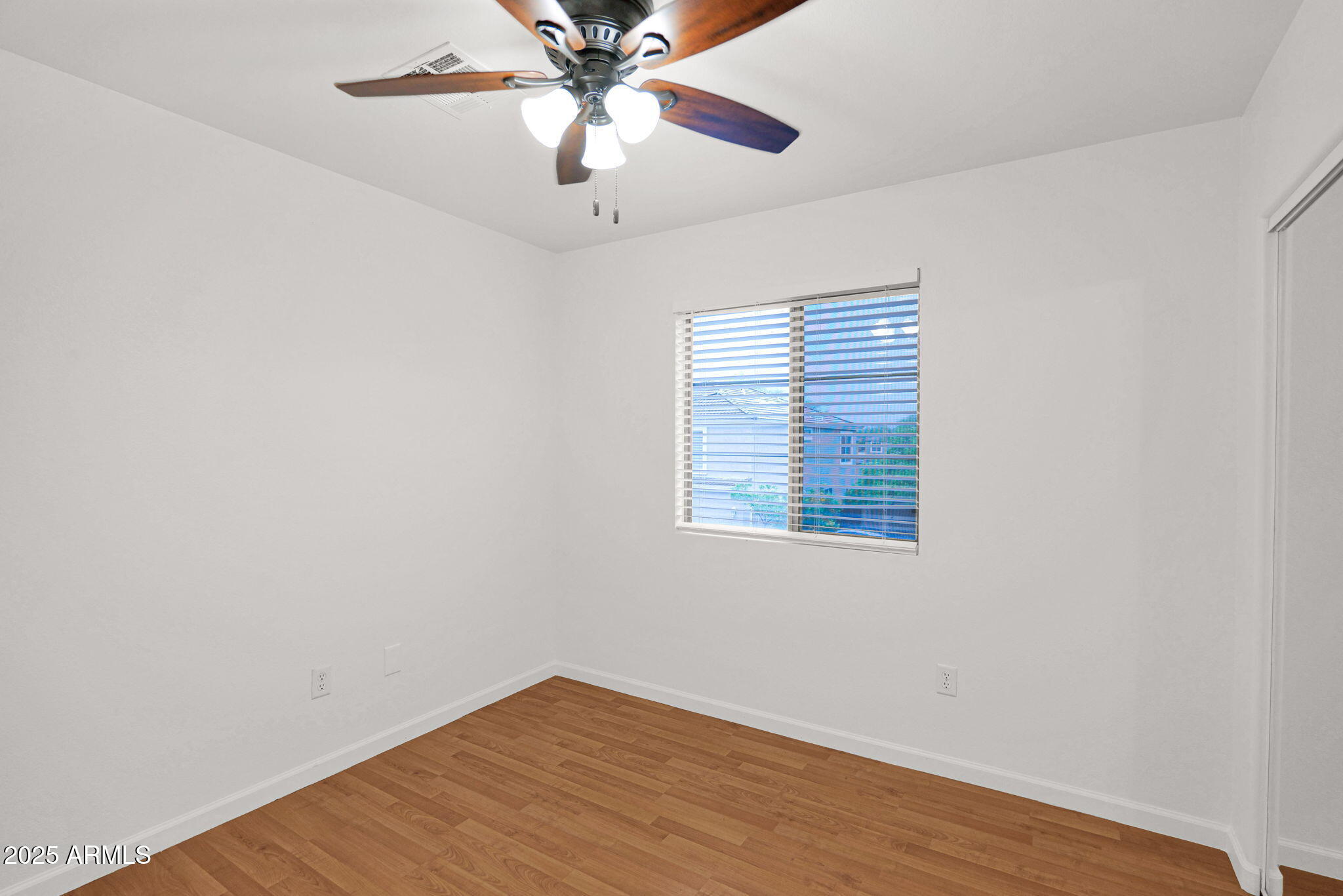 21844 North 41st Street Phoenix, AZ 85050 - Photo 3 of 18 5-web-or-mls-P1314423