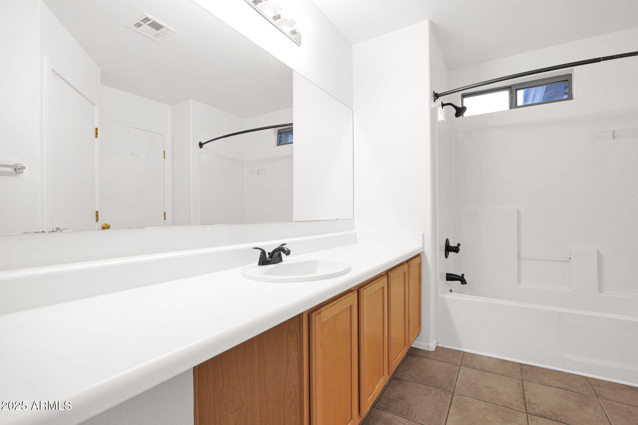 21844 North 41st Street Phoenix, AZ 85050 - Photo 5 of 18 7-web-or-mls-P1314426