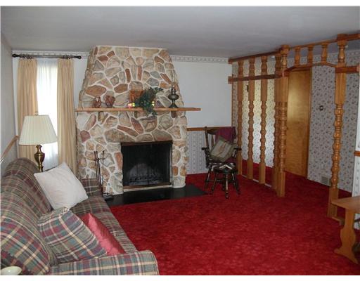 225 Ridge Economy Pa Freedom, PA 15042 - Photo 5 of 18 Living Room.