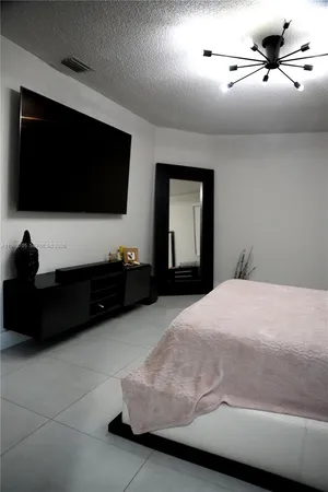 $4,100 | 19262 Northwest 89th Avenue, Hialeah, FL 33018