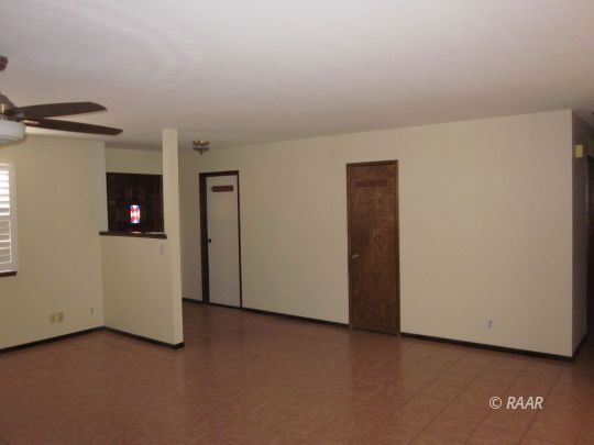 330 East Wilson Avenue Ridgecrest, CA 93555 - Photo 13 of 29 a view of a room with an empty space