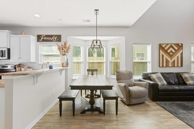 $289,900 | 272 Swallowtail Lane, Goose Creek, SC 29445