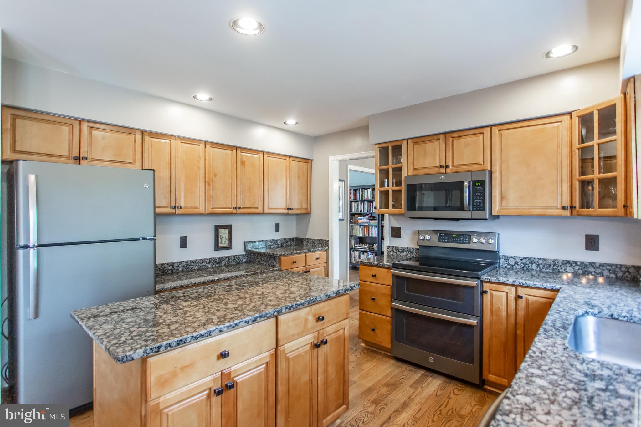 12526 Rock Ridge Road Herndon, VA 20170 - Photo 14 of 44 Gallery Image 14