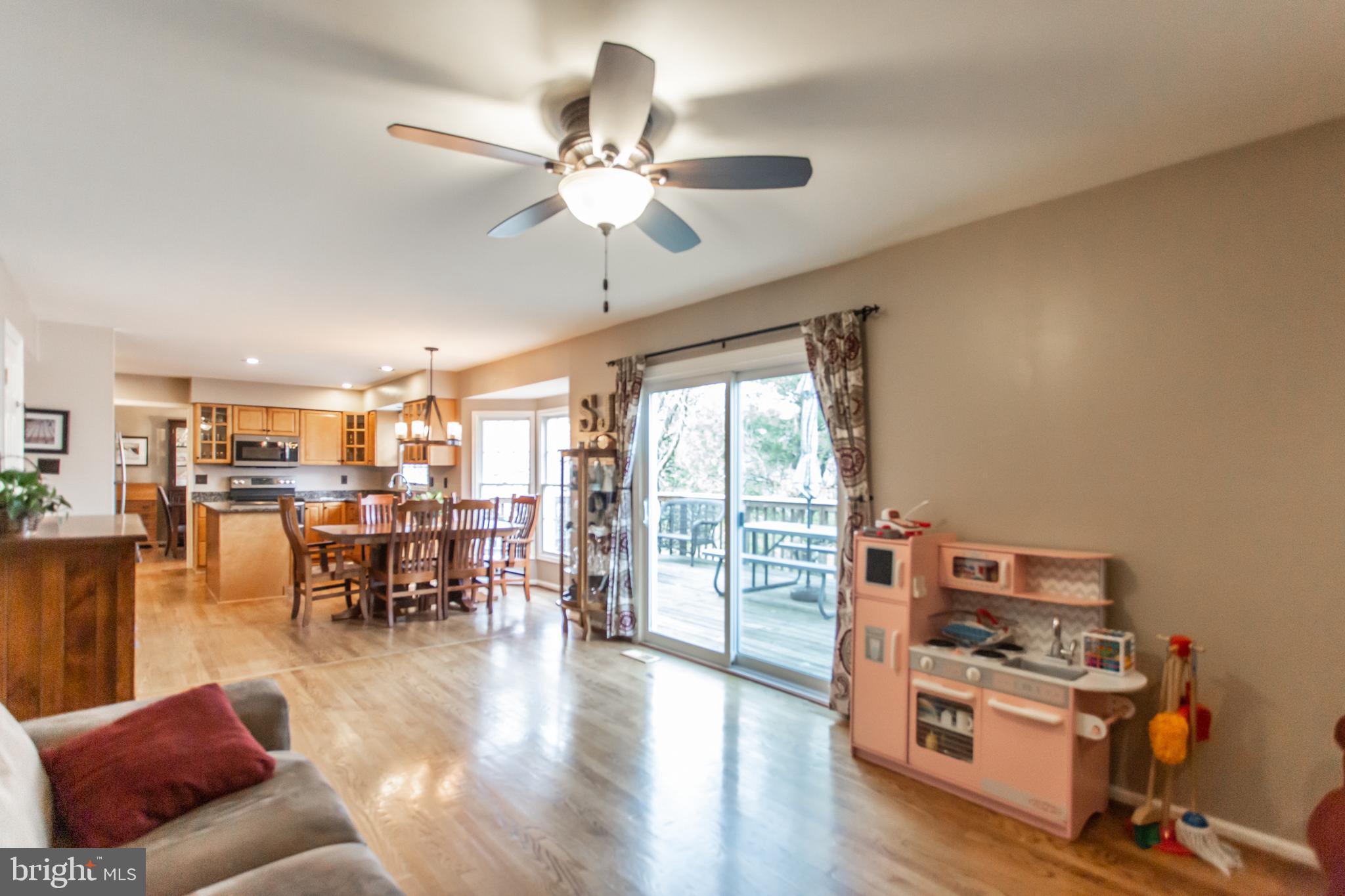 12526 Rock Ridge Road Herndon, VA 20170 - Photo 18 of 44 Gallery Image 18
