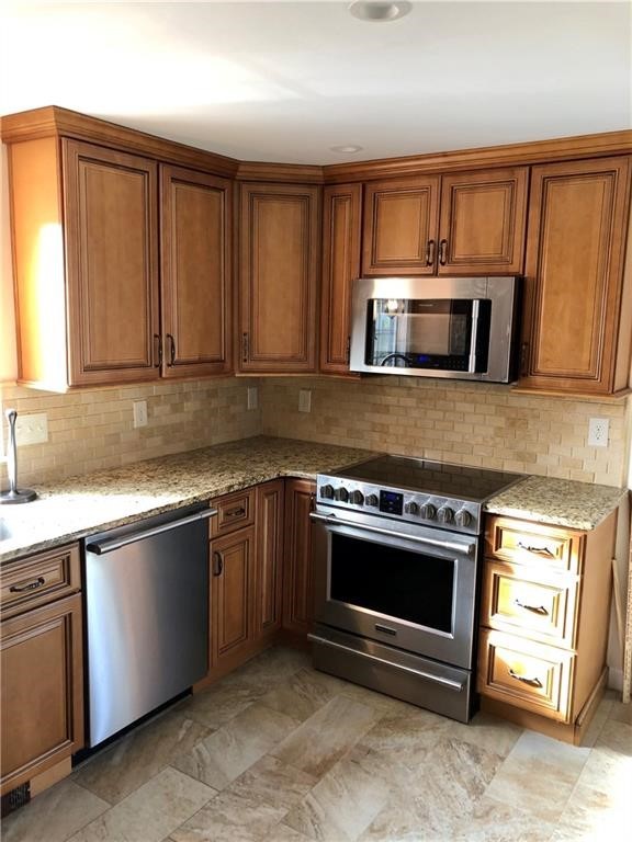 85 Delway Road East Providence, RI 02914 - Photo 4 of 23 Gallery Image 4