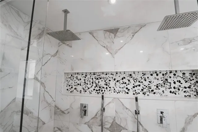 $3,700 | 3364 Espanola Drive, Sarasota, FL 34239