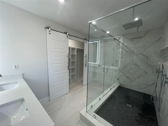 $3,700 | 3364 Espanola Drive, Sarasota, FL 34239