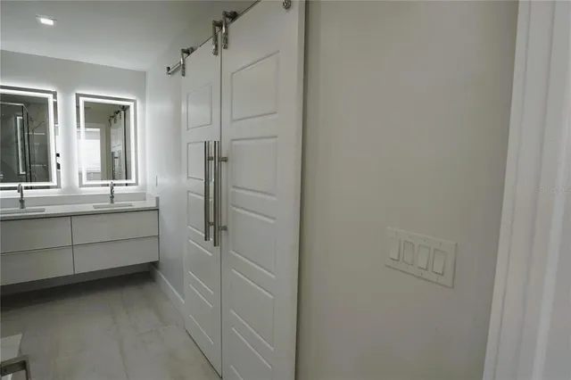 $3,700 | 3364 Espanola Drive, Sarasota, FL 34239