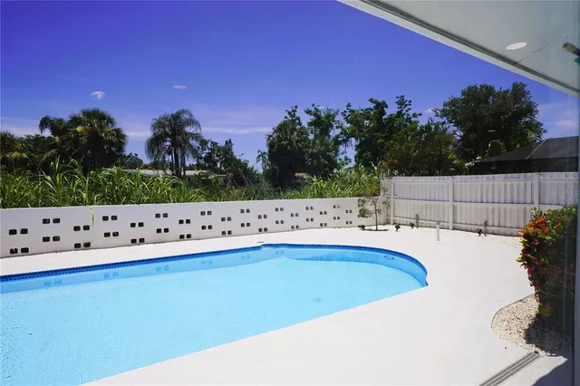 $3,700 | 3364 Espanola Drive, Sarasota, FL 34239