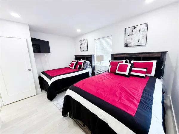 $6,000 | 3364 Espanola Drive, Sarasota, FL 34239