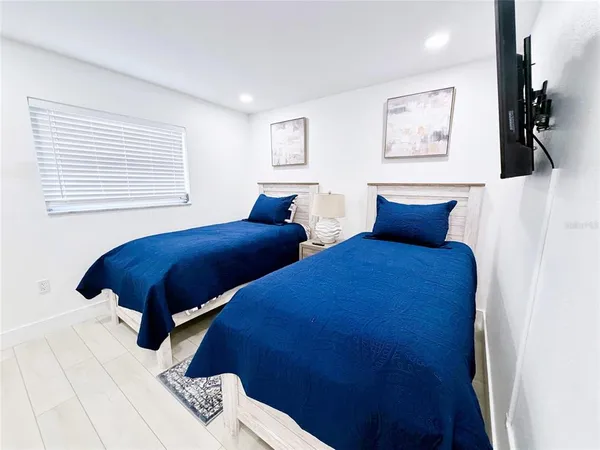 $6,000 | 3364 Espanola Drive, Sarasota, FL 34239