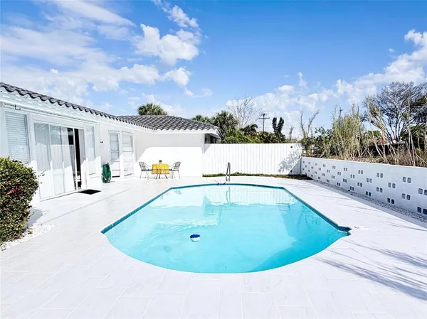 $6,000 | 3364 Espanola Drive, Sarasota, FL 34239