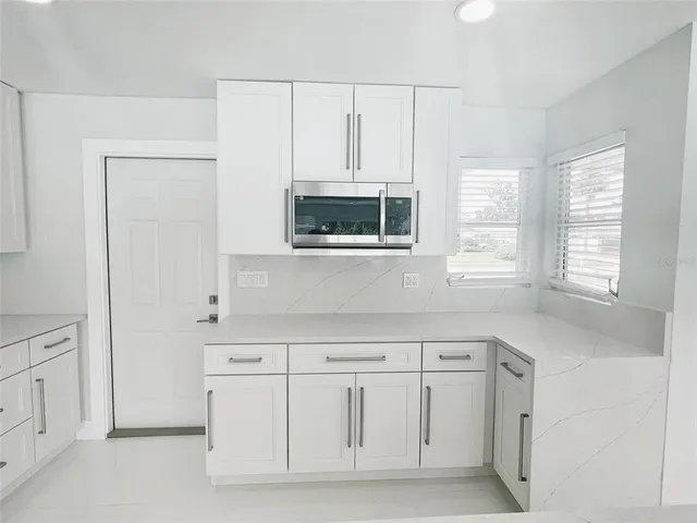 $3,700 | 3364 Espanola Drive, Sarasota, FL 34239