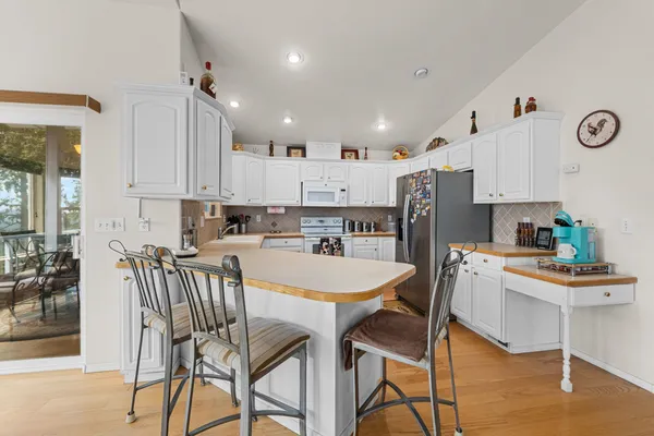 $870,000 | 2024 Summit Valley Road, Addy, WA 99101