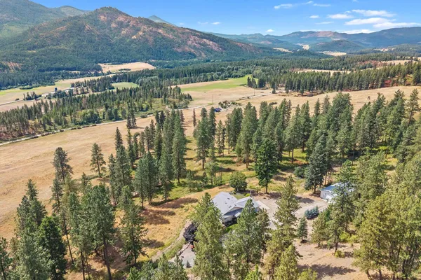 $870,000 | 2024 Summit Valley Road, Addy, WA 99101