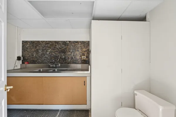 $870,000 | 2024 Summit Valley Road, Addy, WA 99101