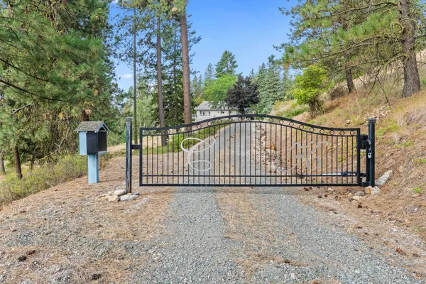 $870,000 | 2024 Summit Valley Road, Addy, WA 99101