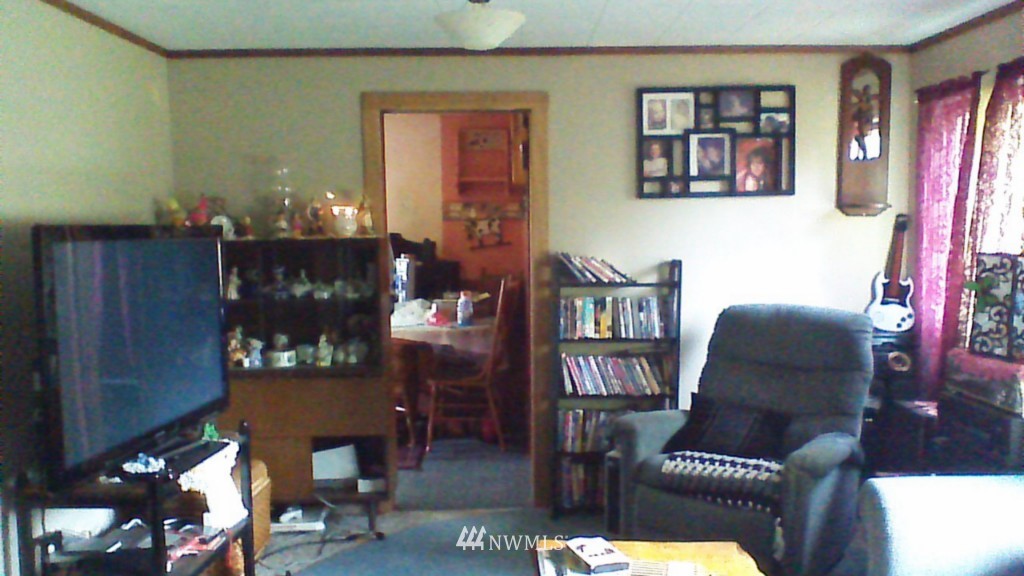 153 Kennedy Road Onalaska, WA 98570 - Photo 11 of 12 Gallery Image 11