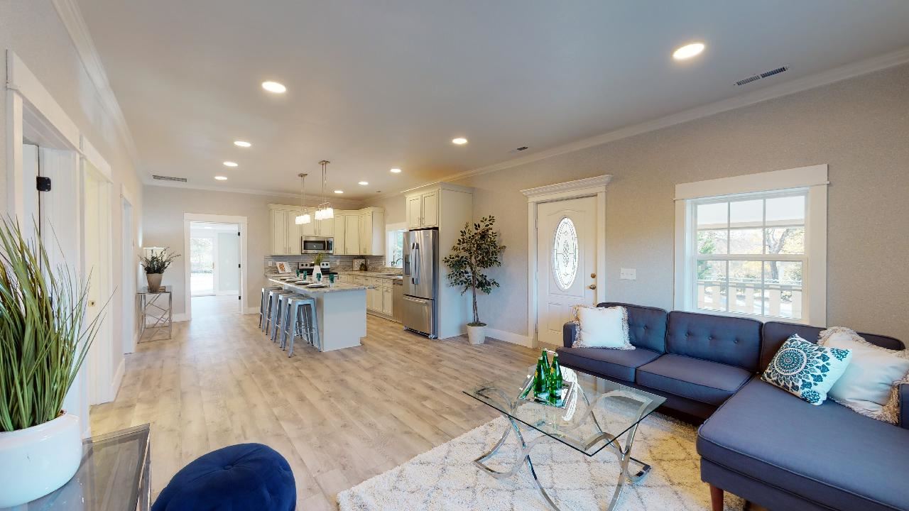 111 Thompson Road Wellford, SC 29385 - Photo 3 of 29