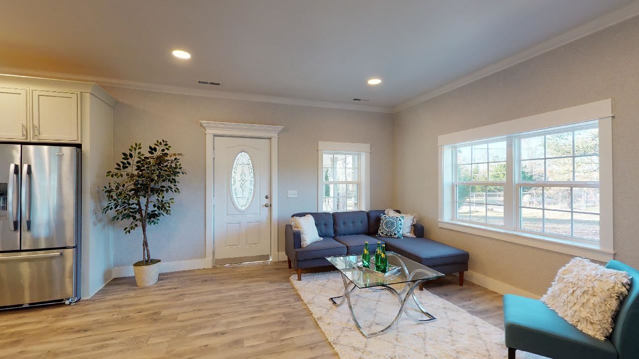 111 Thompson Road Wellford, SC 29385 - Photo 4 of 29