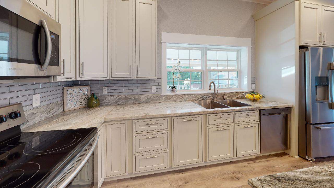 111 Thompson Road Wellford, SC 29385 - Photo 9 of 29