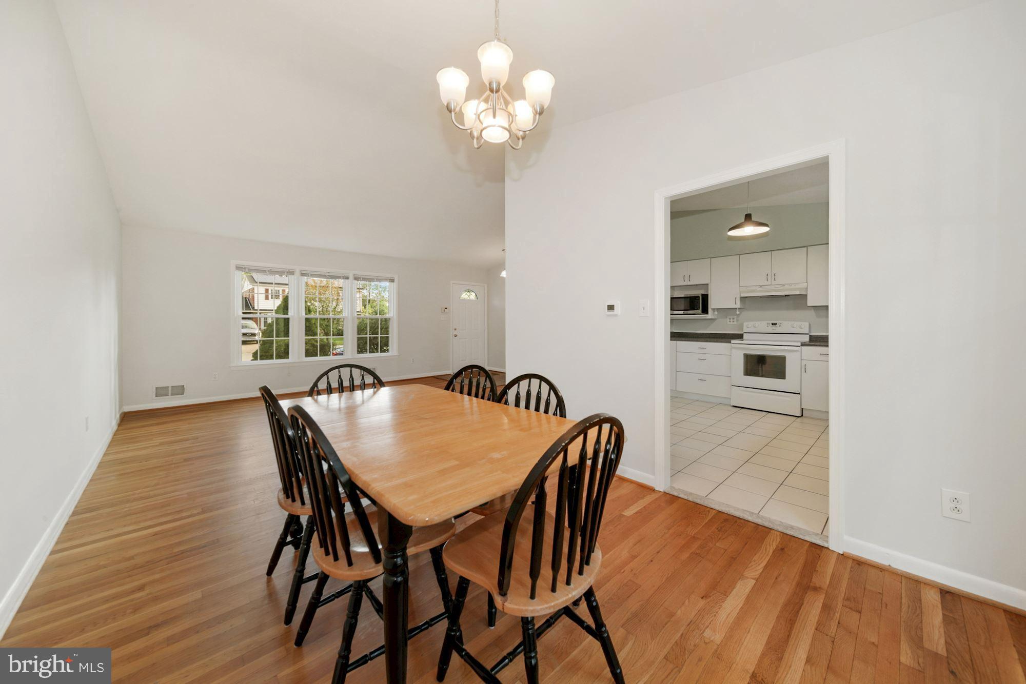 13124 Fernedge Road Silver Spring, MD 20906 - Photo 9 of 31 Dining Room.