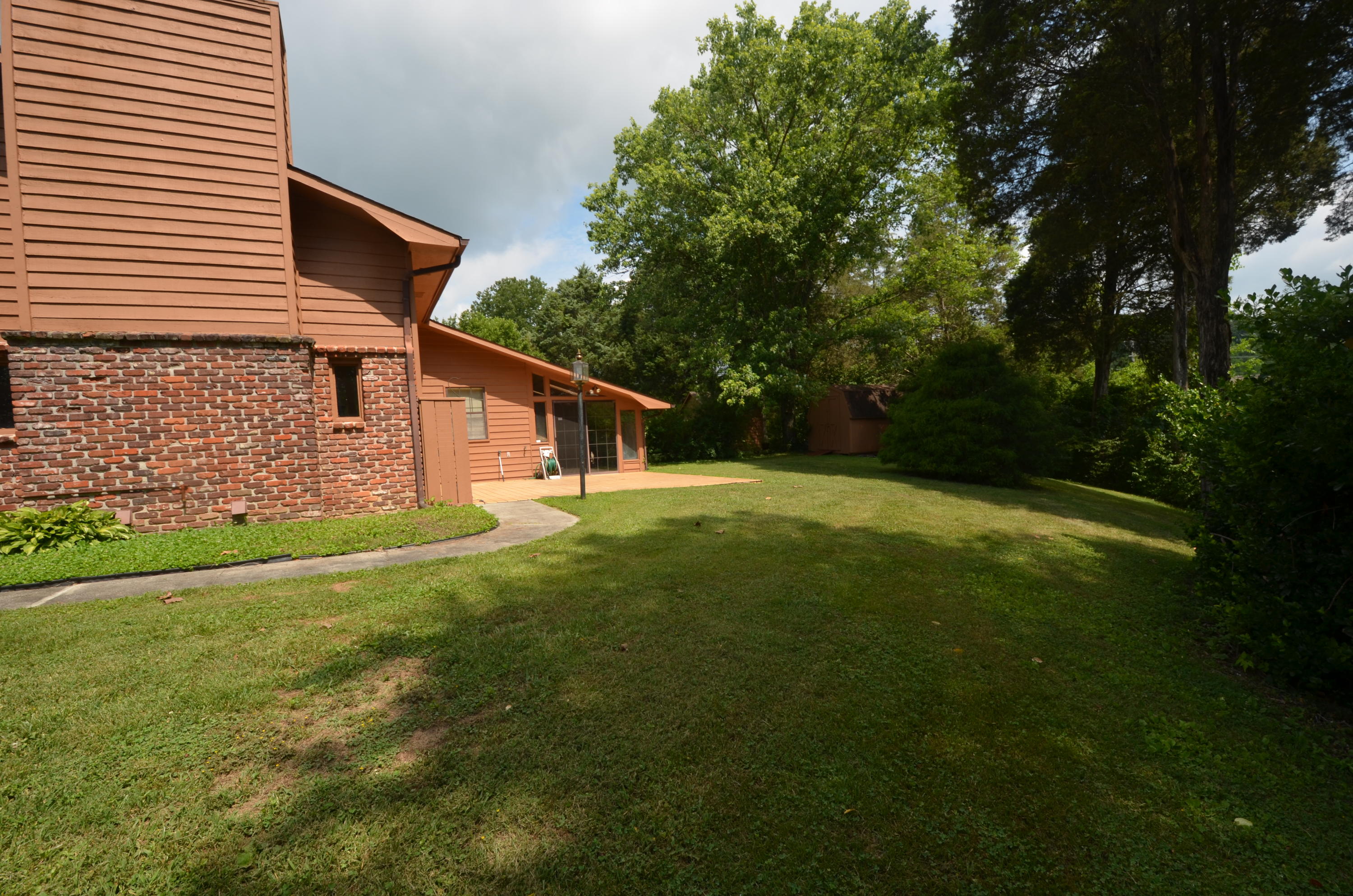 167 Golfcrest Lane Oak Ridge, TN 37830 - Photo 2 of 15 DSC_0652