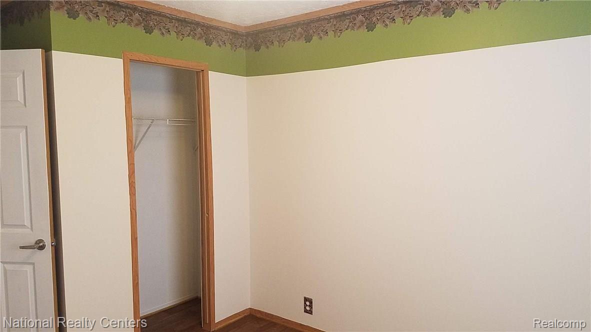 1234 Morris Road Lapeer, MI 48446 - Photo 28 of 30 BR2 closet