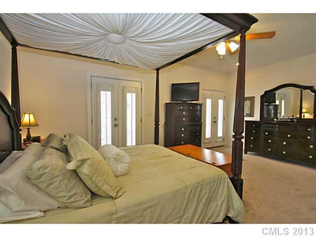 1641 Club Road Charlotte, NC 28205 - Photo 8 of 15 Gallery Image 8
