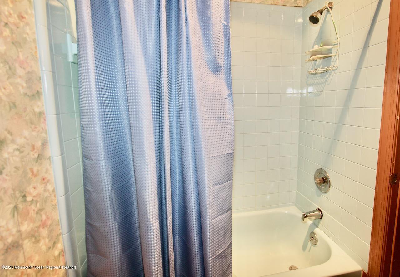 306 Valley Road Neptune Township, NJ 07753 - Photo 14 of 27 306 Valley - 13
