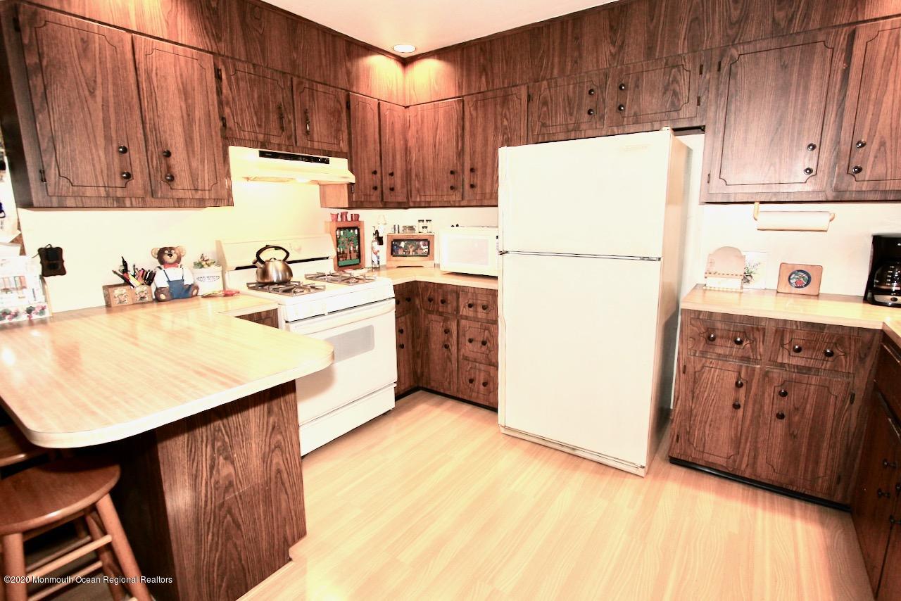 306 Valley Road Neptune Township, NJ 07753 - Photo 5 of 27 306 Valley - 17