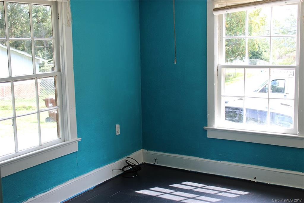 29 Highland Road Brevard, NC 28712 - Photo 11 of 16 Gallery Image 11