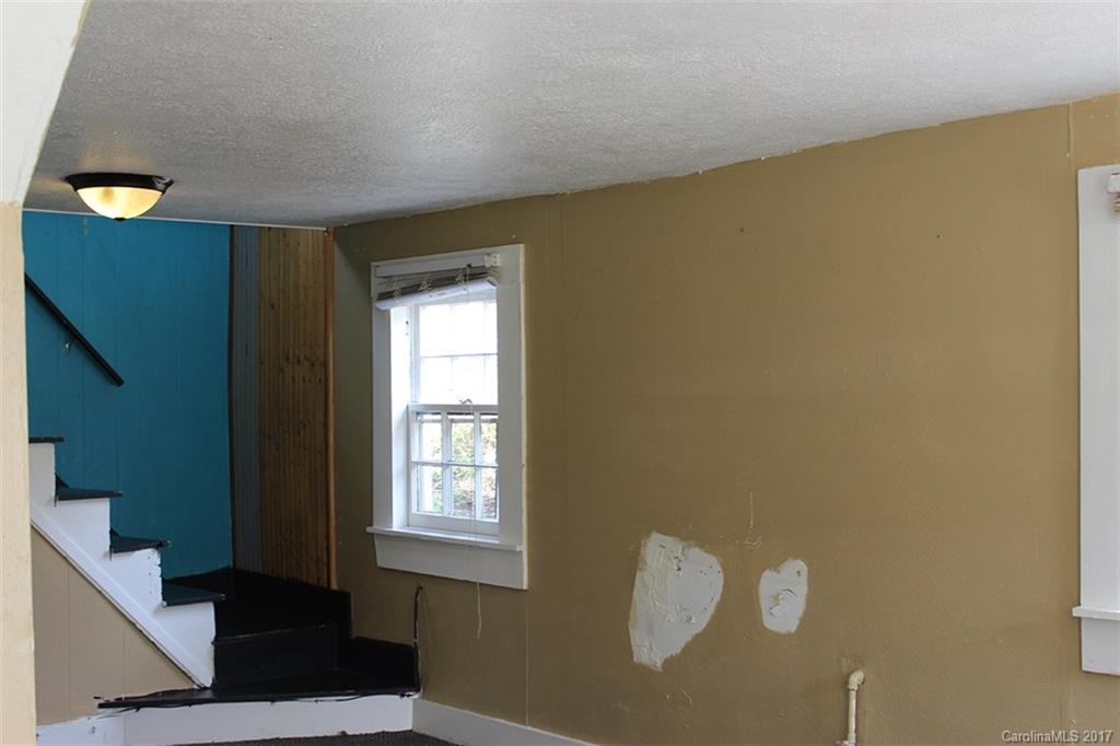 29 Highland Road Brevard, NC 28712 - Photo 8 of 16 Gallery Image 8