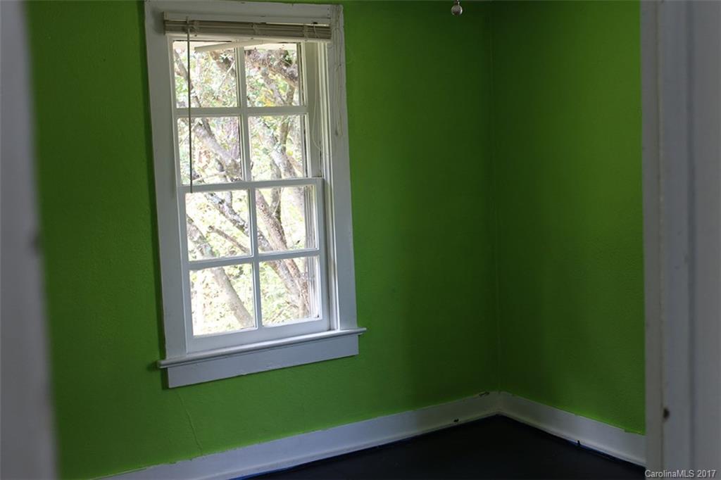 29 Highland Road Brevard, NC 28712 - Photo 9 of 16 Gallery Image 9