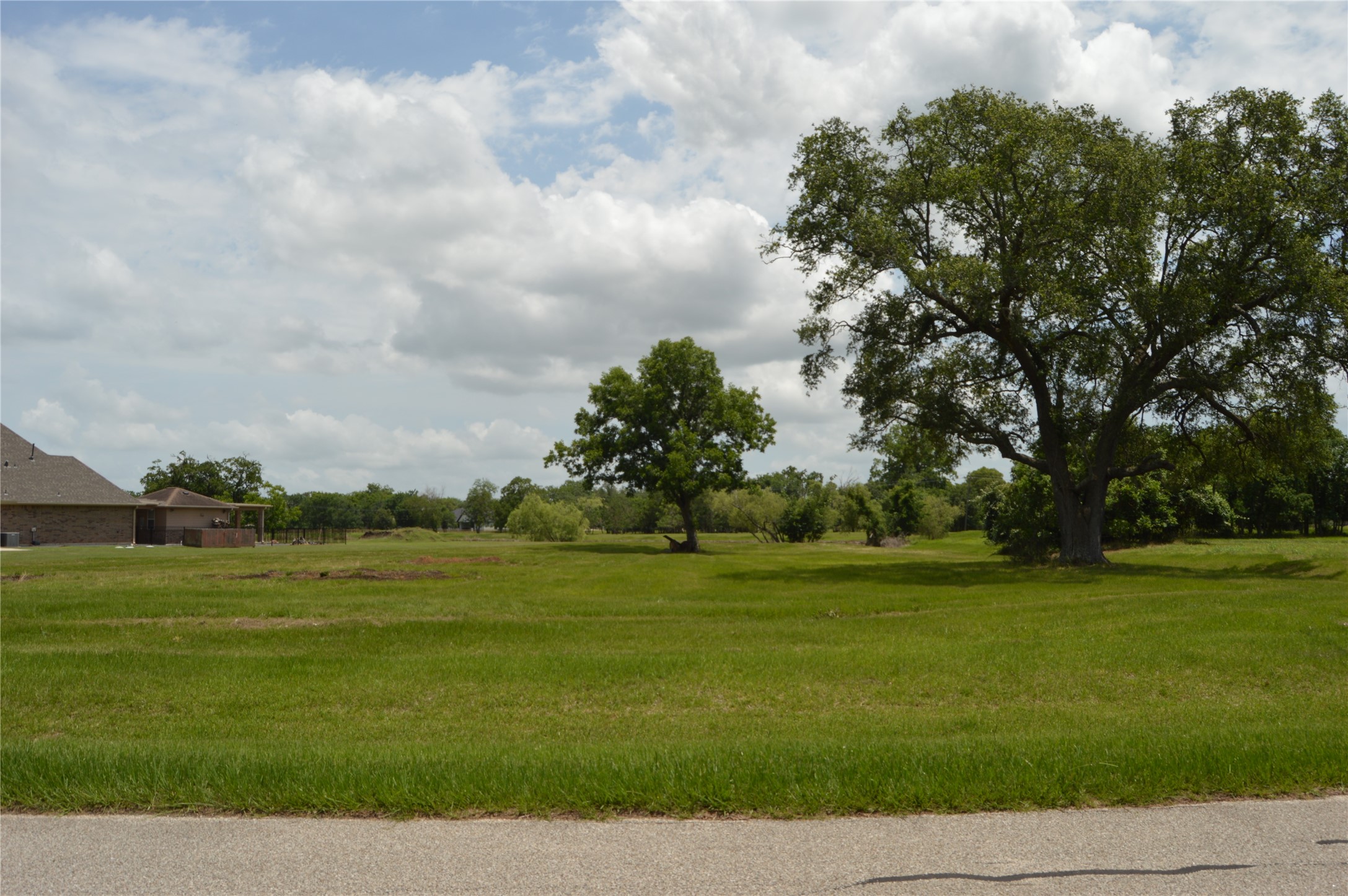 327 Cavalry Trail Drive Rosharon, TX 77583 - Photo 2 of 3