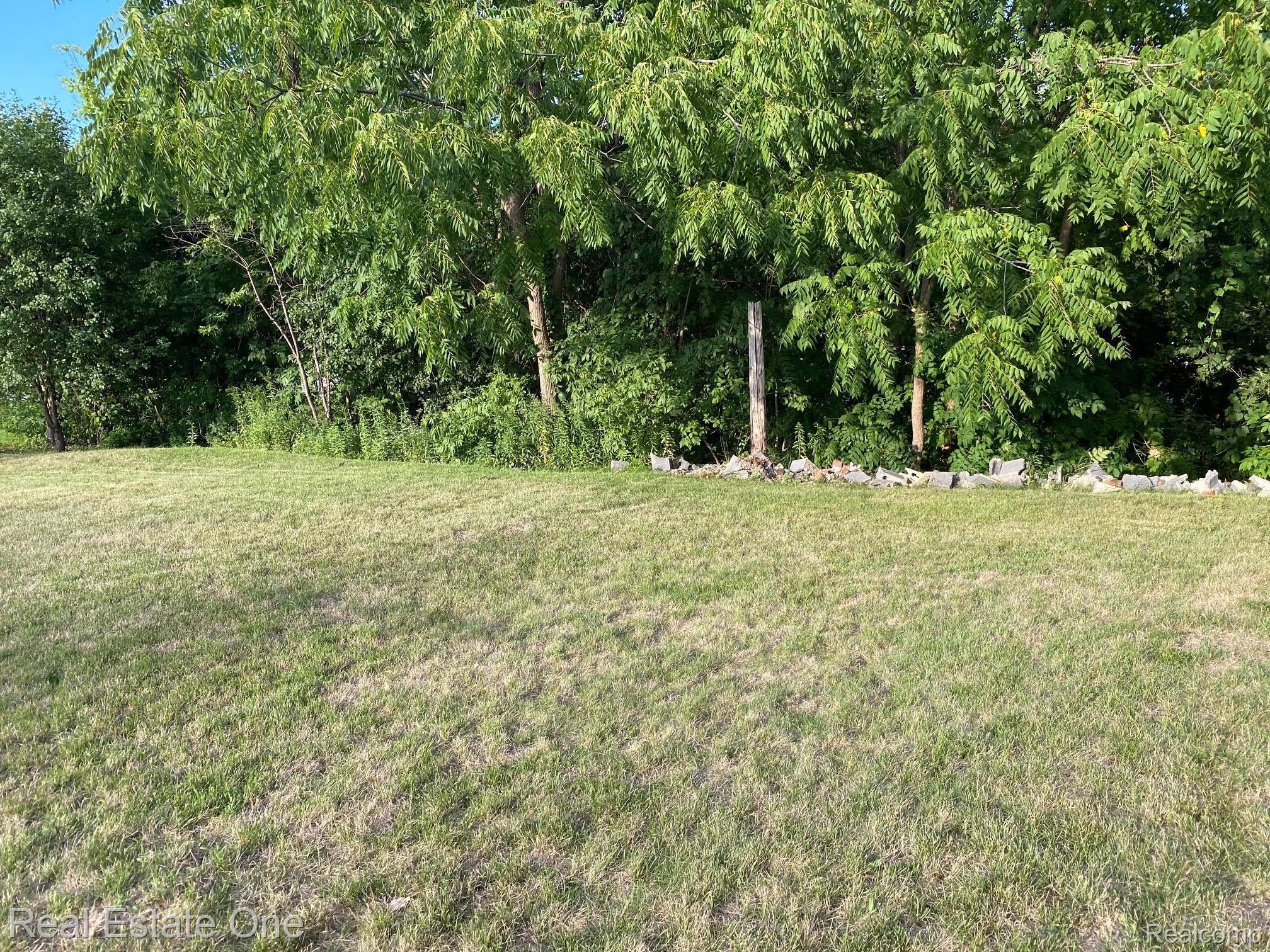 1731 East Wattles Road Troy, MI 48085 - Photo 16 of 17 7.jpg