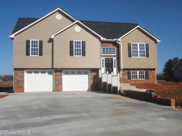 112 Mollie Road Harmony, NC 28634 - Photo 1 of 16 Exterior Front.