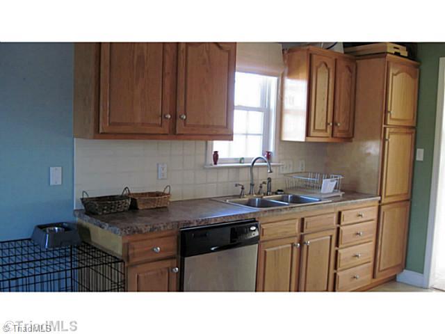 112 Mollie Road Harmony, NC 28634 - Photo 2 of 16 Kitchen.
