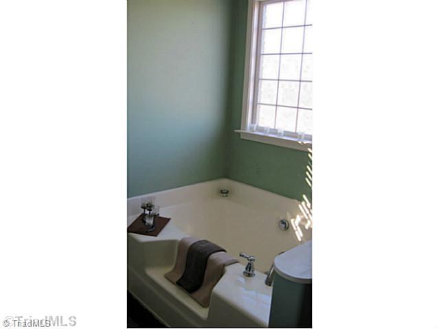 112 Mollie Road Harmony, NC 28634 - Photo 8 of 16 Master Bath/Spa.